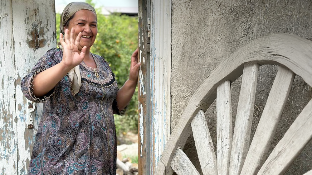 uzbekistan lady